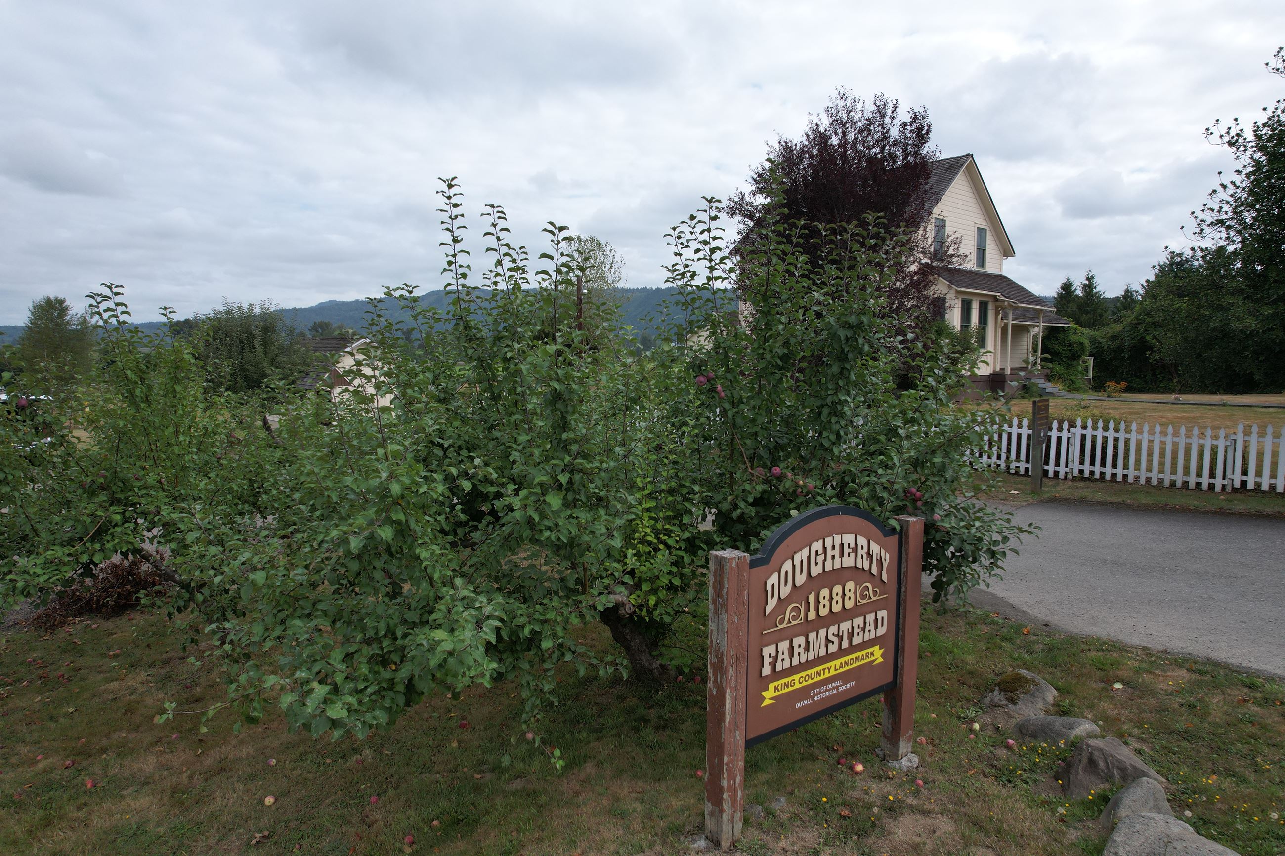 Dougherty Farmstead_entrance sign
