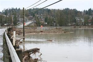 2009 Jan Flood Woodinville Duvall Road looking east